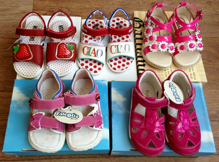 Маленький обувной магазинчик:-)