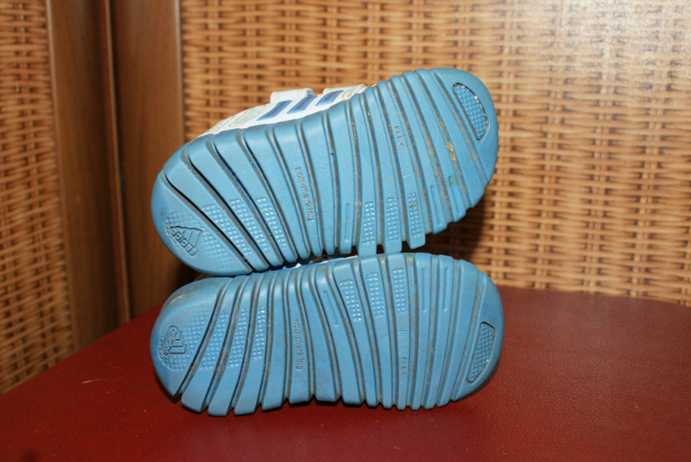 Кроссовки Adidas размеры 21 и 22