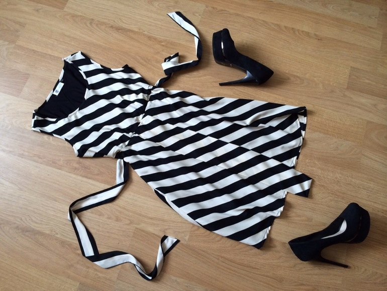 Платья , кофточки , джинсы и подарки !!!!! ))