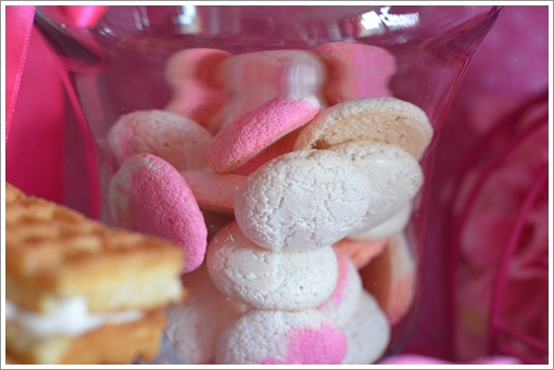 Minnie Mouse candy bar...