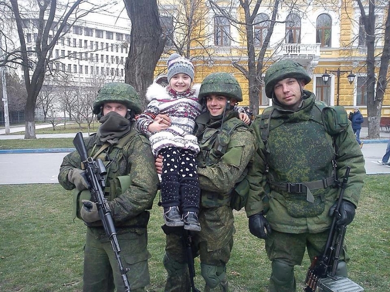 Спасибо российским вонным за мир в Крыму!