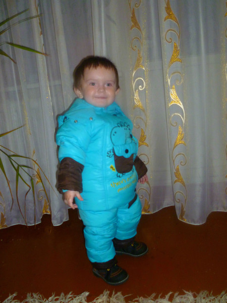 ДЕТКИ В НАШЕЙ ОДЕЖДЕ