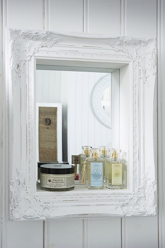 Оригинальные зеркала от голландского бренда Riviera Maison