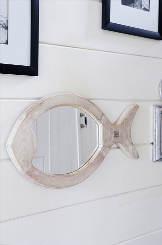 Оригинальные зеркала от голландского бренда Riviera Maison