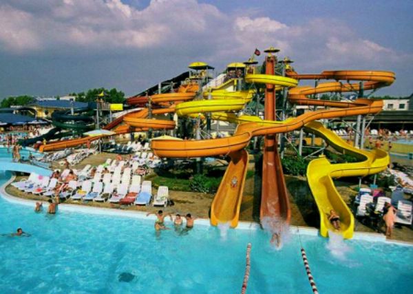 Отдохнуть на летних каникулах с детьми в России