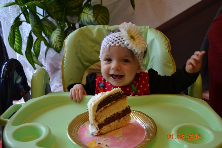 Та-дааааам! Наше годовасие!