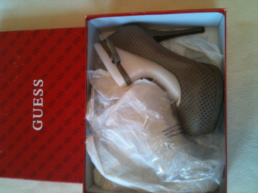 Новые туфли guess р.38_3000р.