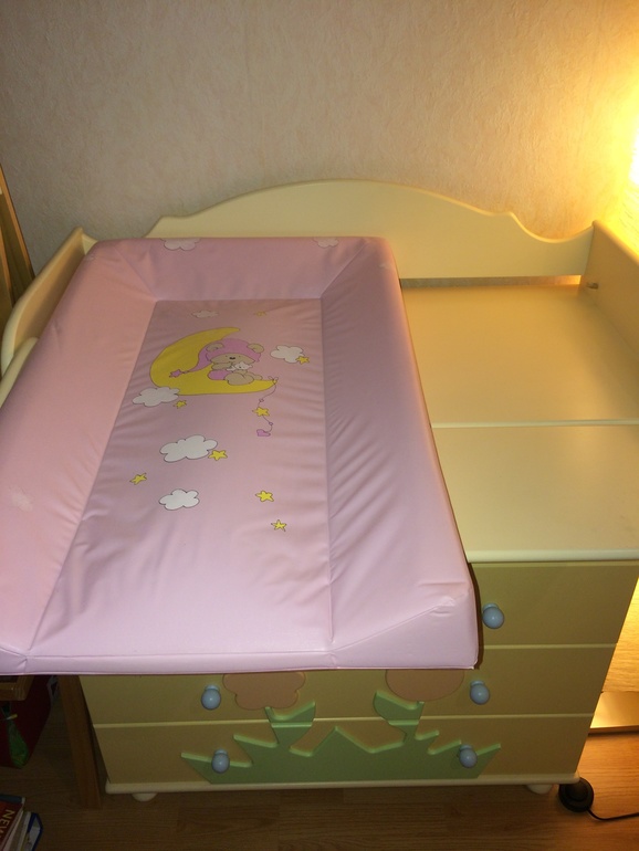 Пеленальный комод и кроватка Puffa серия