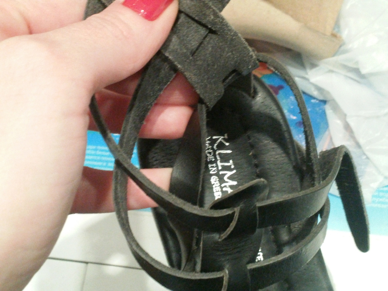 Девчонки не кому не нужны настоящие греческие сандалии? Цена 1000р.