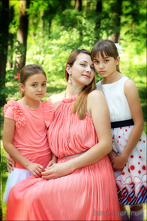 Счастливая мама трих детей!