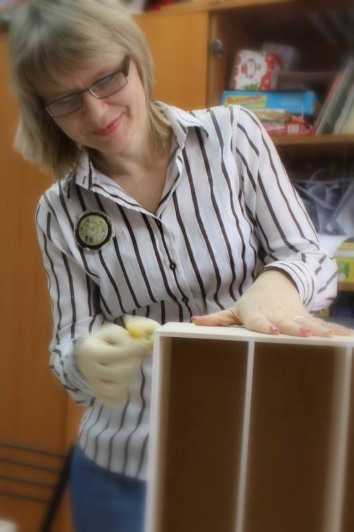 Приступила к заказу на мини-комодик. Серия 3