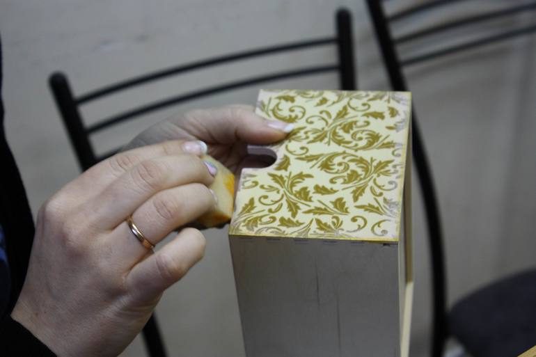 Приступила к заказу на мини-комодик. Серия 11