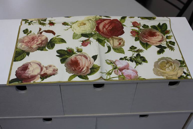 Приступила к заказу на мини-комодик. Серия 4