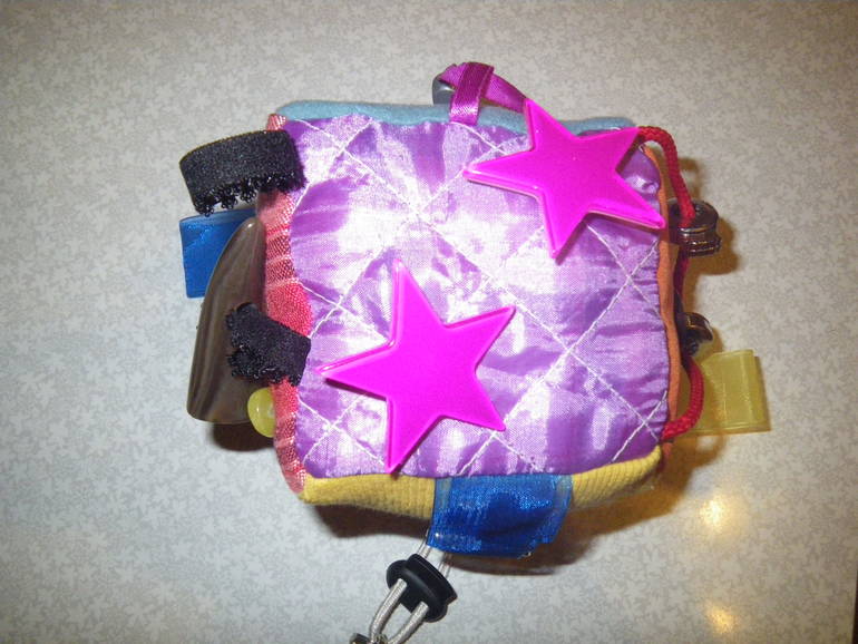 Нашились из клетки подарочки...