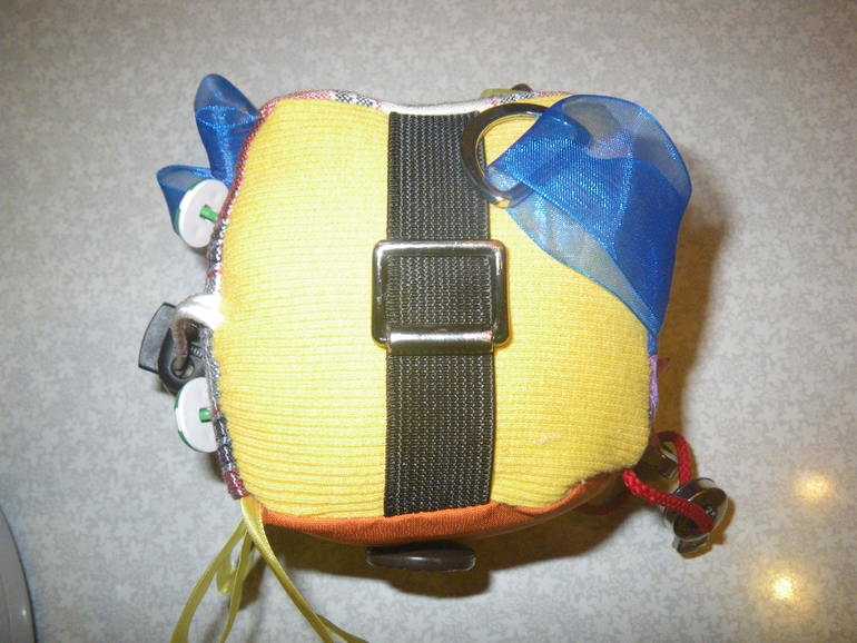 Нашились из клетки подарочки...