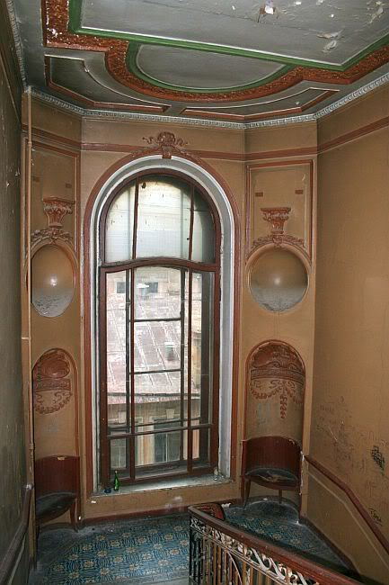 Санкт-Петербург и его парадные.