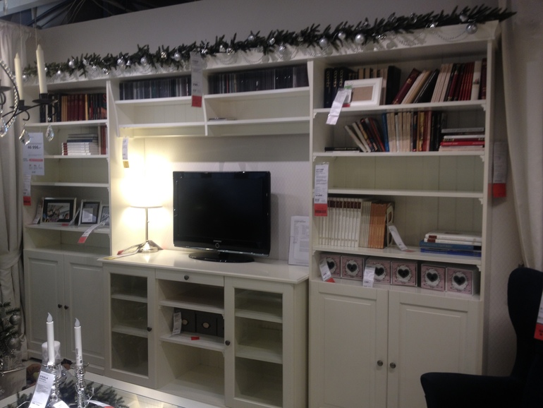 Интерьеры с экспозиций.