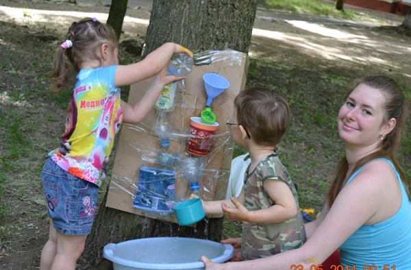 Игры на улице. Домик для фей