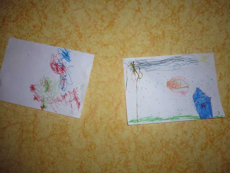 дети Маша с Витей мне рисуночки нарисовали)