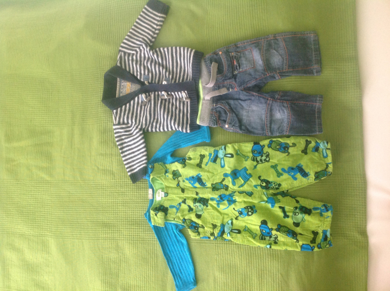 Для мальчишки от 0-12 , боди , футболки,комбезики, шапочки.