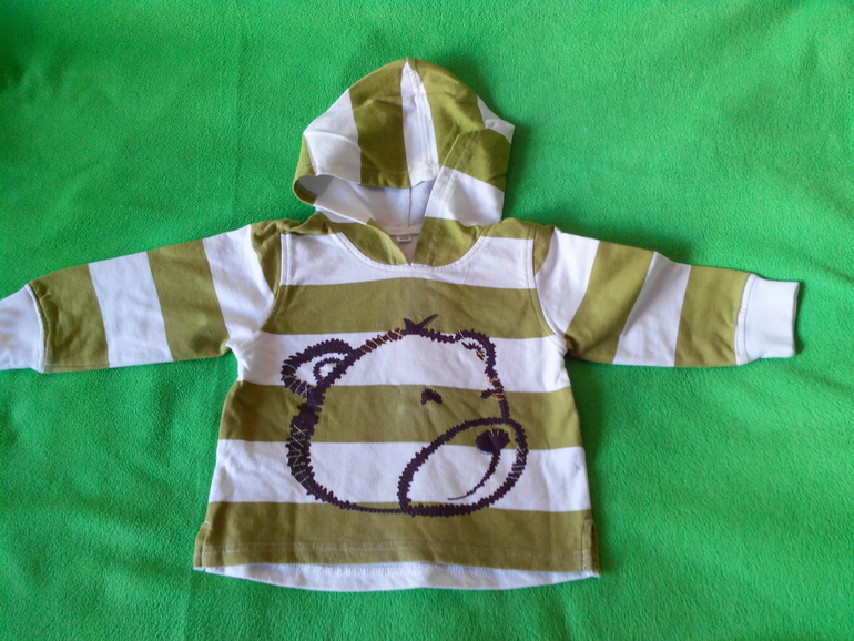 Ветровка из Франции и кофта с капюшоном Qwelle на мальчика б/у