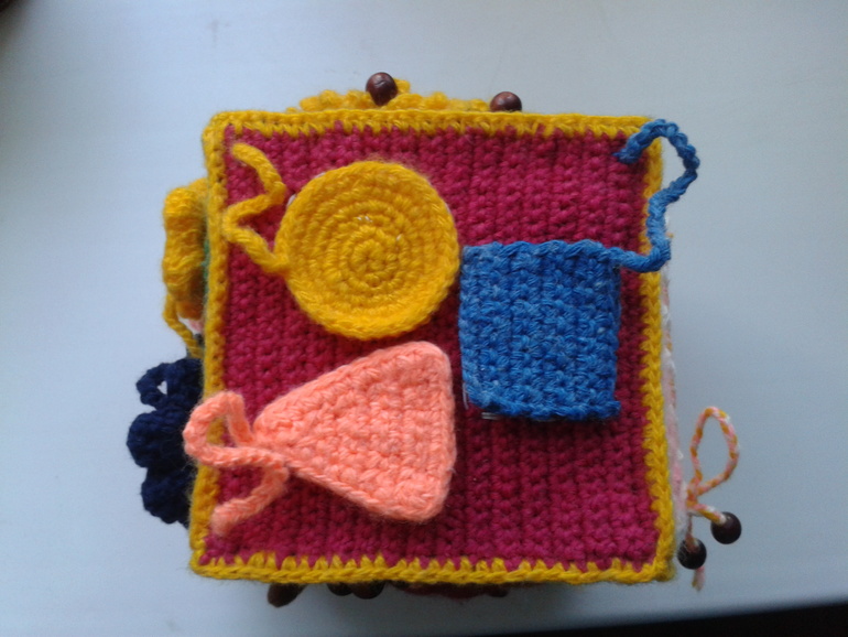 Наш развивающий кубик.