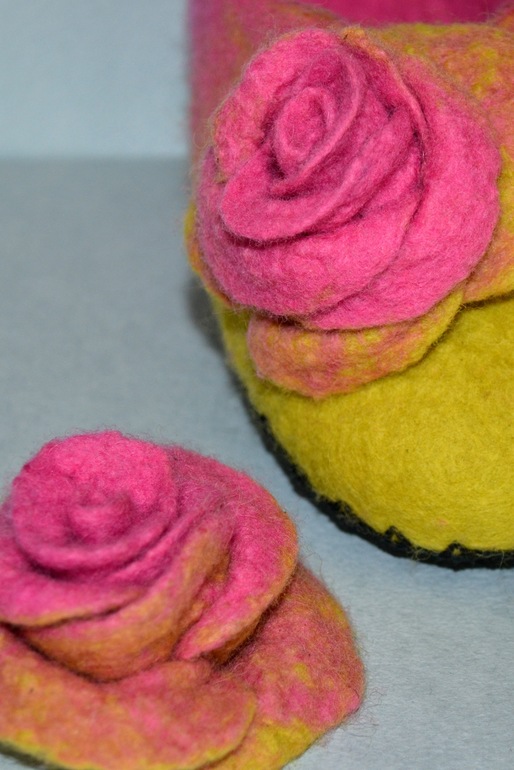 На валялось, на ваялось))