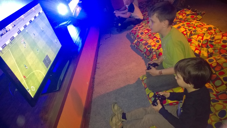 Интерактивная выставка «Дети и роботы»