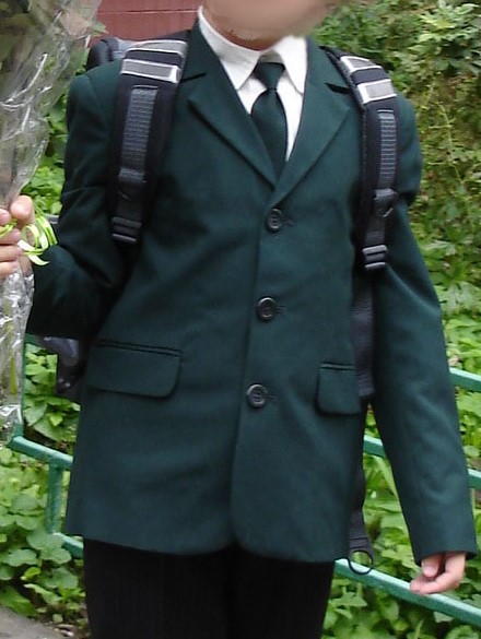 Пиджак школьн.,машинка-каталка,чешки,одежда и обувь д/д и д/м, м.Каховская/Севастопольская