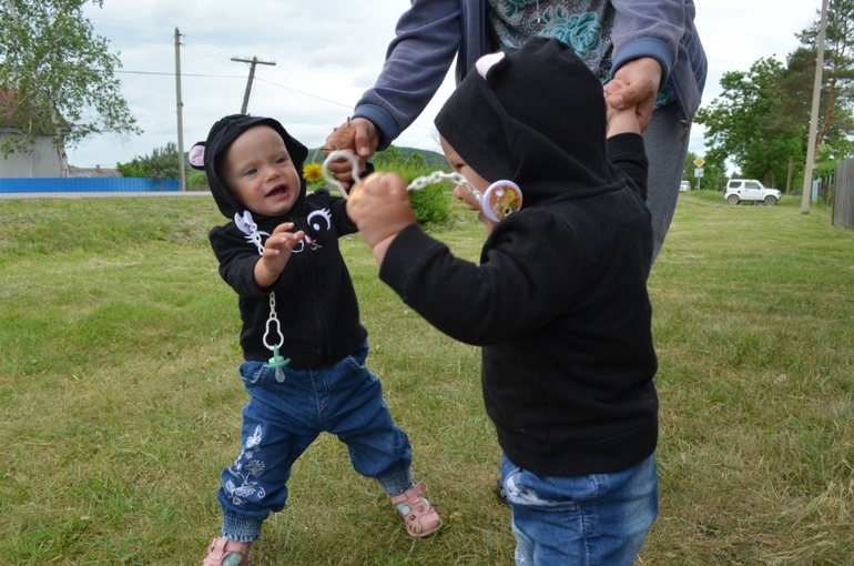 Учимся ходить)))