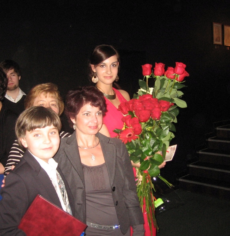 12 лет позади! Моя совсем большая девочка.