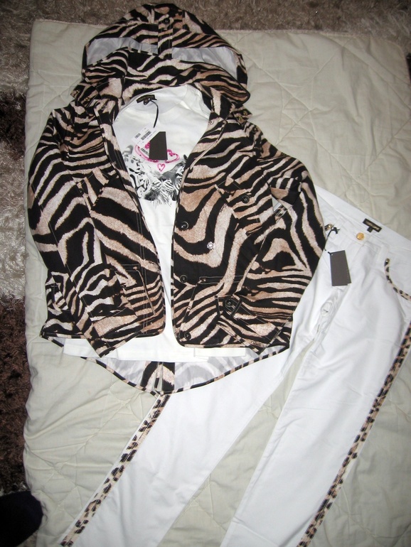 Cavalli, Dolce&Gabbana;, Simonetta, Burberry,Galliano, Fendi, ... только оригиналы! Для девочек!