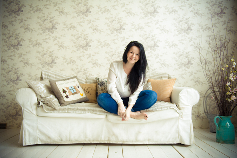 Оленька в фотостудии Шэбби-хауз.