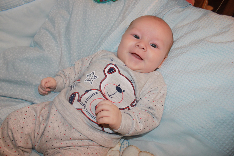 счастье есть, его не может не быть))) рассказ большой, но интересный!