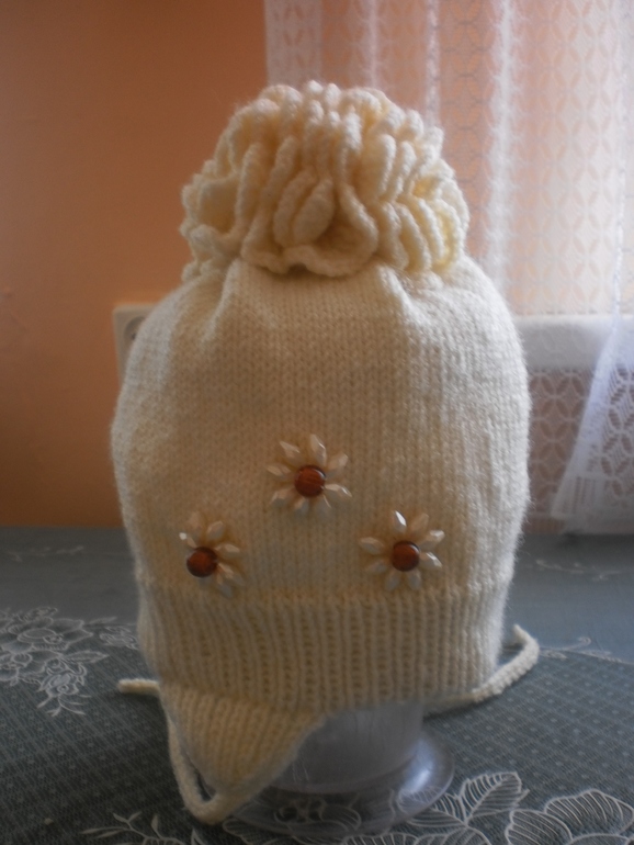 Шапочки и шарфики.