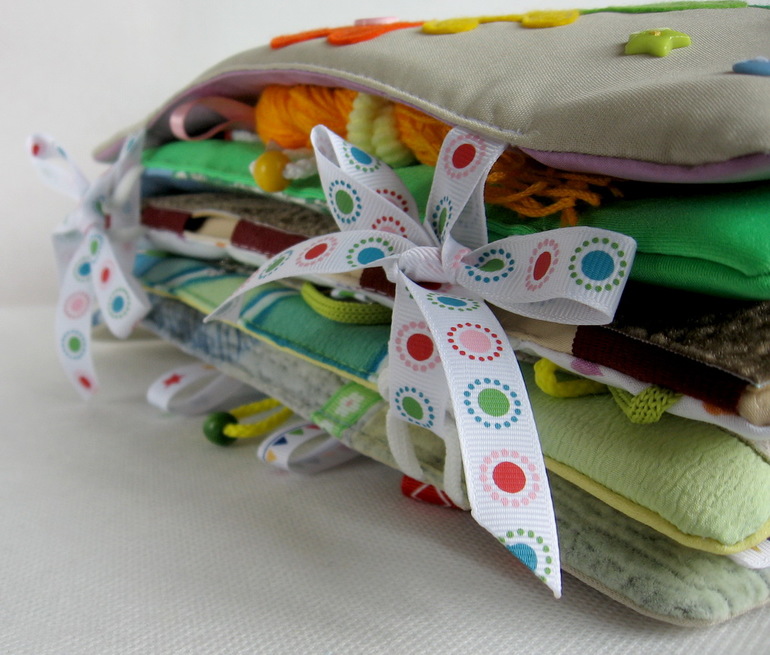 Развивающая книжечка.