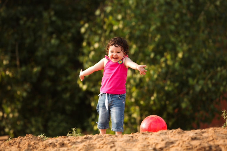 Девочки, кому интересна семейная фотосессия у замечательного фотографа!