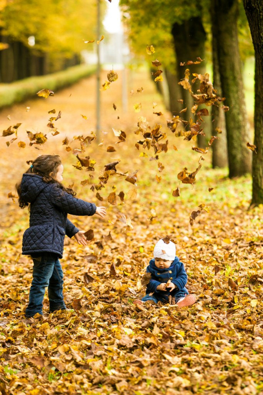 Девочки, кому интересна семейная фотосессия у замечательного фотографа!