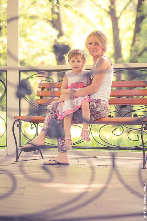 Девочки, кому интересна семейная фотосессия у замечательного фотографа!