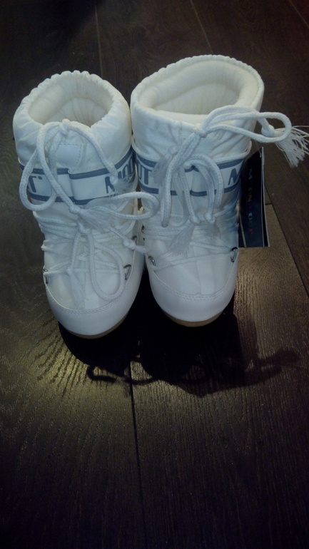 продаю moon boots на ножку 15,5см