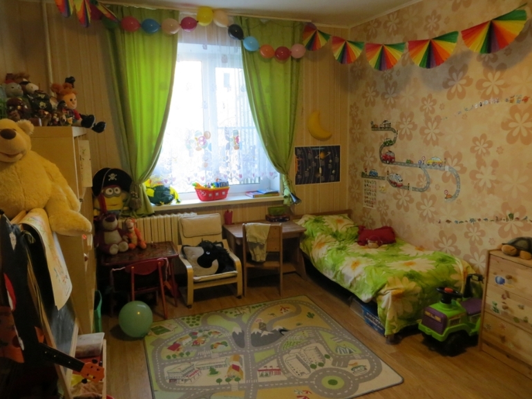 Детская комната для двух дочек 12 кв м с двумя кроватями