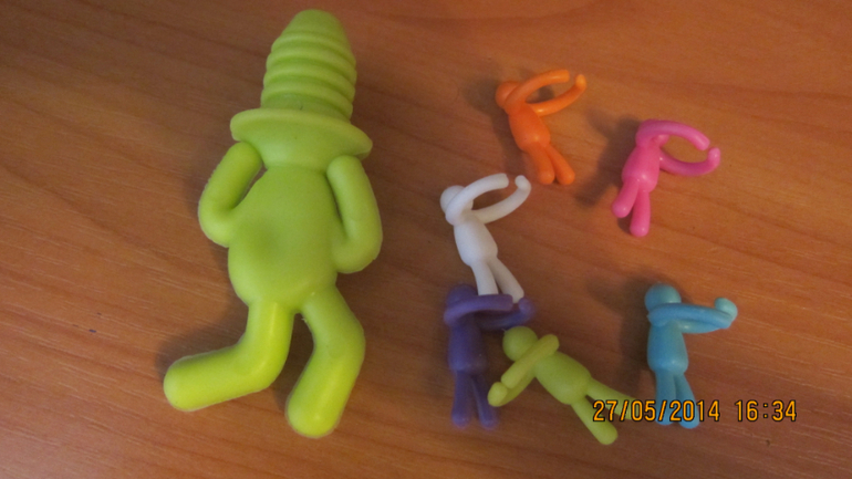 Набор из фикс прайс для игр с ребенком.