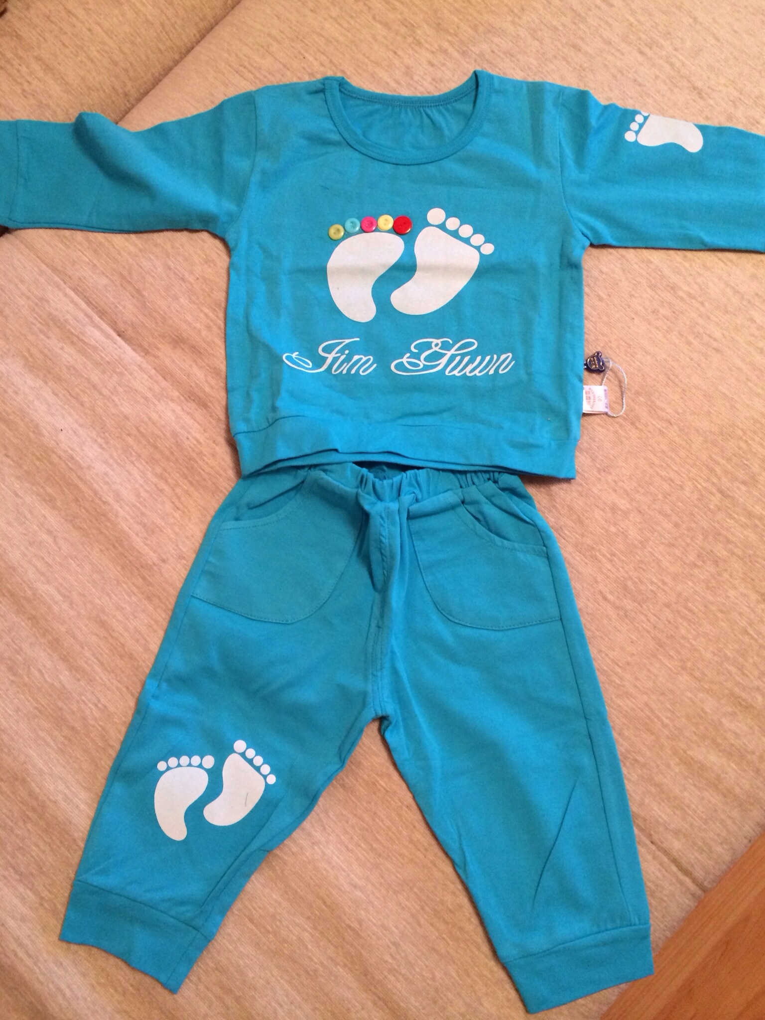 Небольшой хваст одежды для мальчика