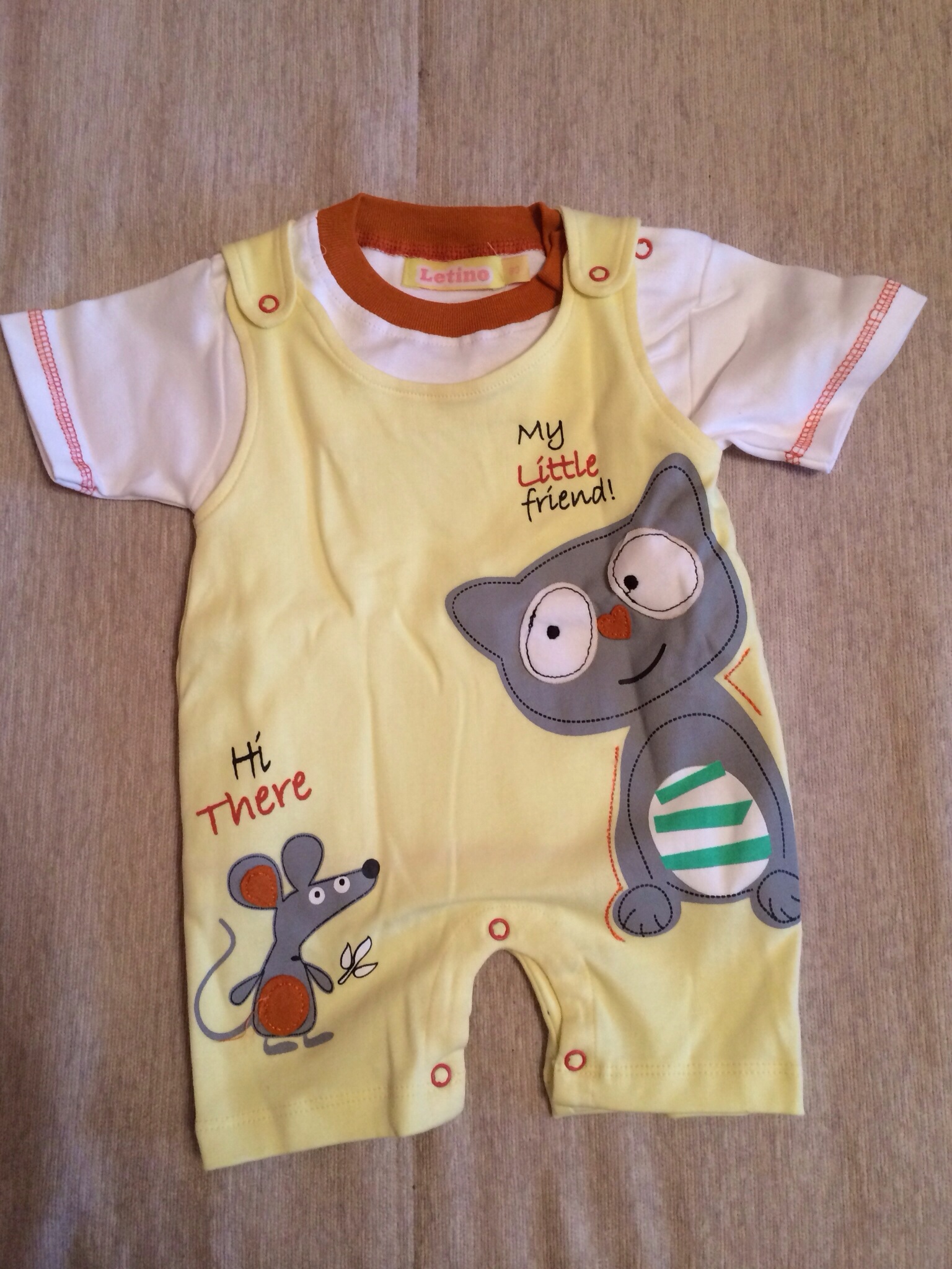 Небольшой хваст одежды для мальчика