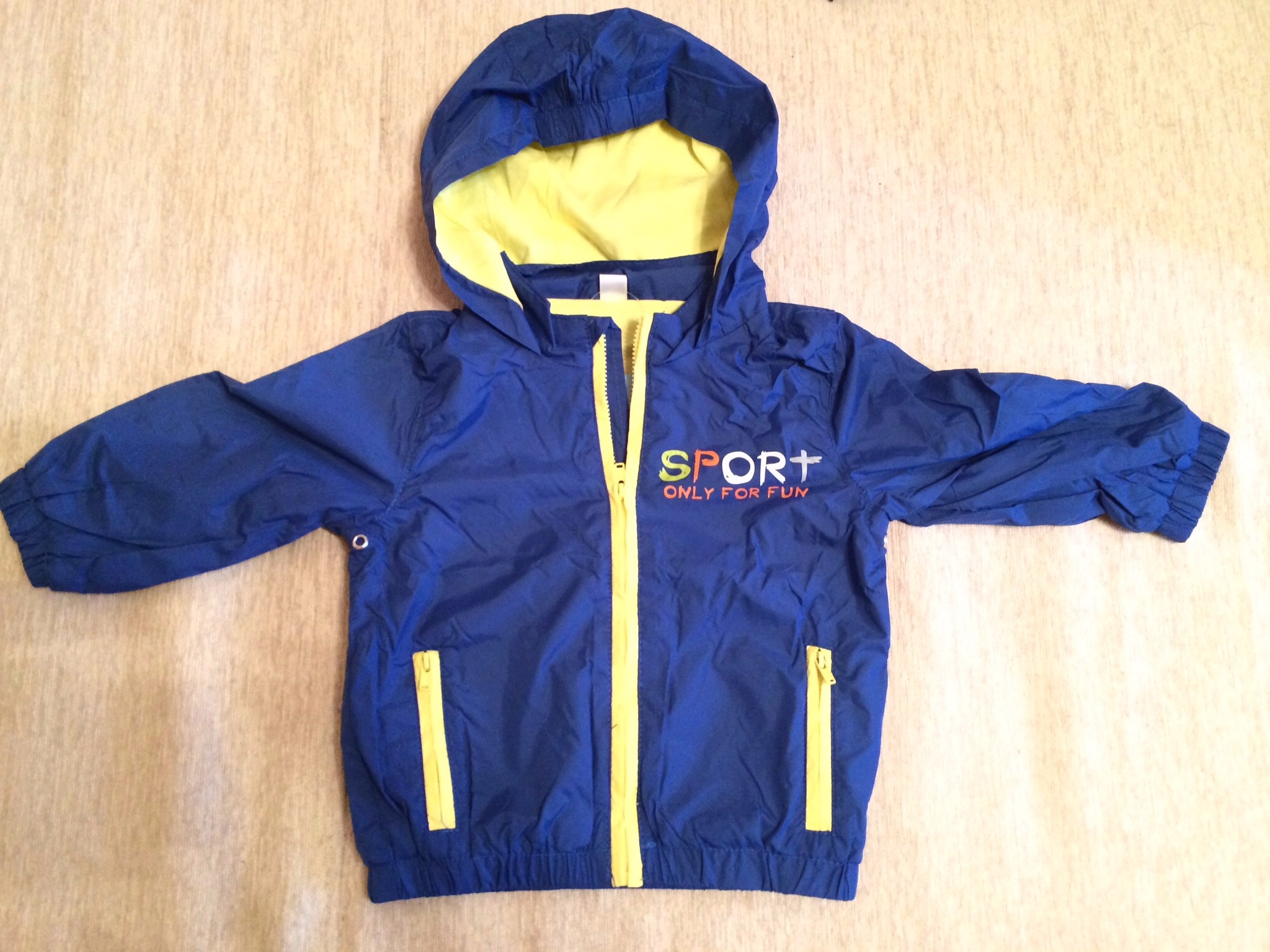 Небольшой хваст одежды для мальчика