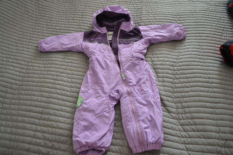 Продаю толстовки Gap 18-24м., весенние красивые комбинезоны Columbia и Obermeyer на 2 года