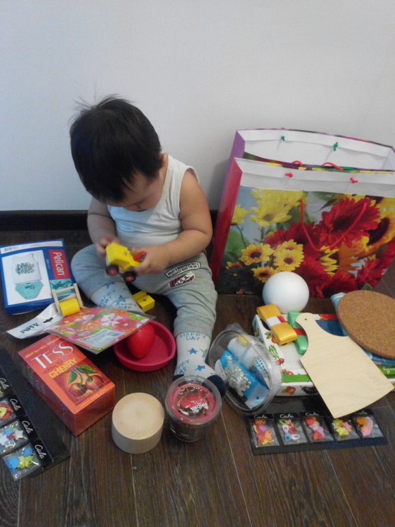 куча подарков!!!!