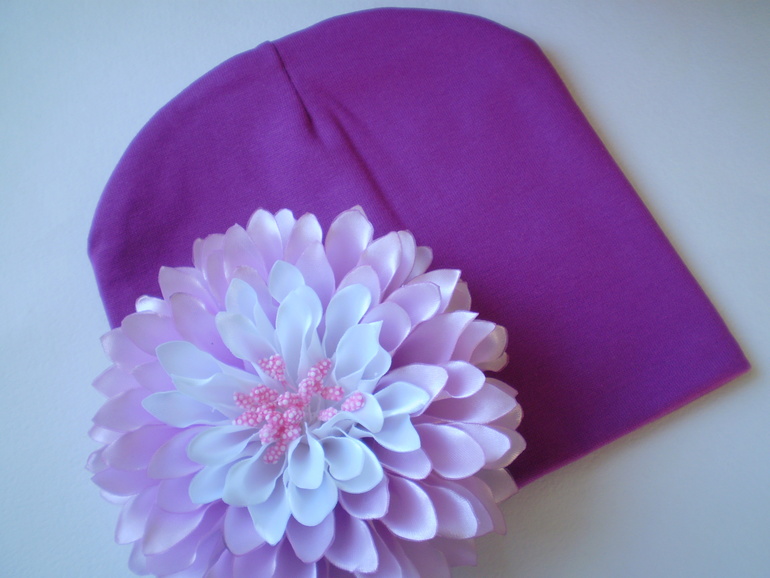 Покажу еще несколько новых шапочек...