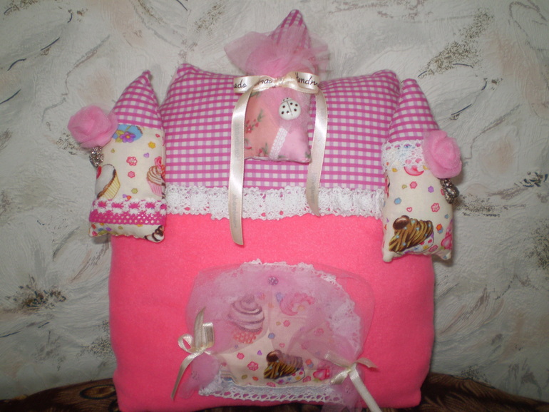 А у нас  ТАКИЕ ПОДАРКИ!!!