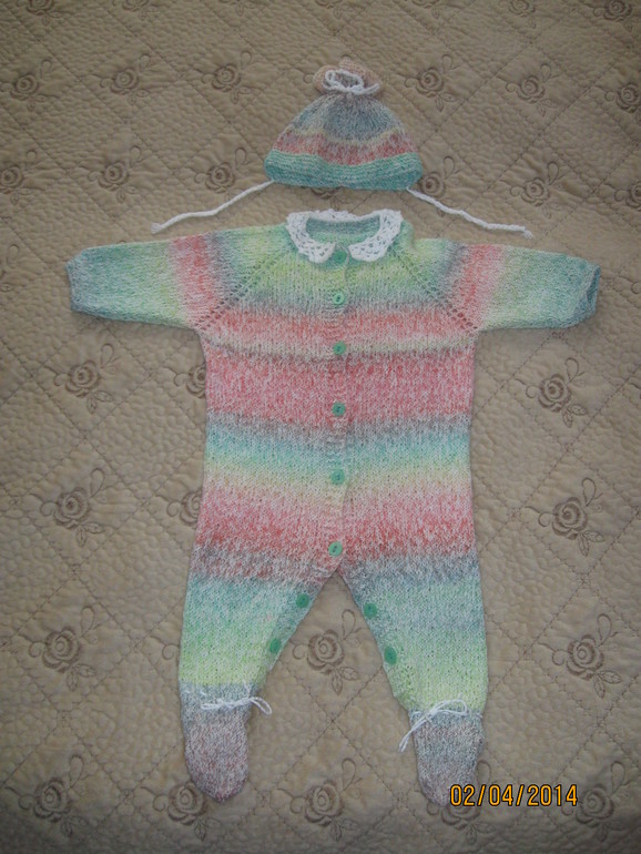 Комплект для девочки комбинезон+шапочка 62-68 р.